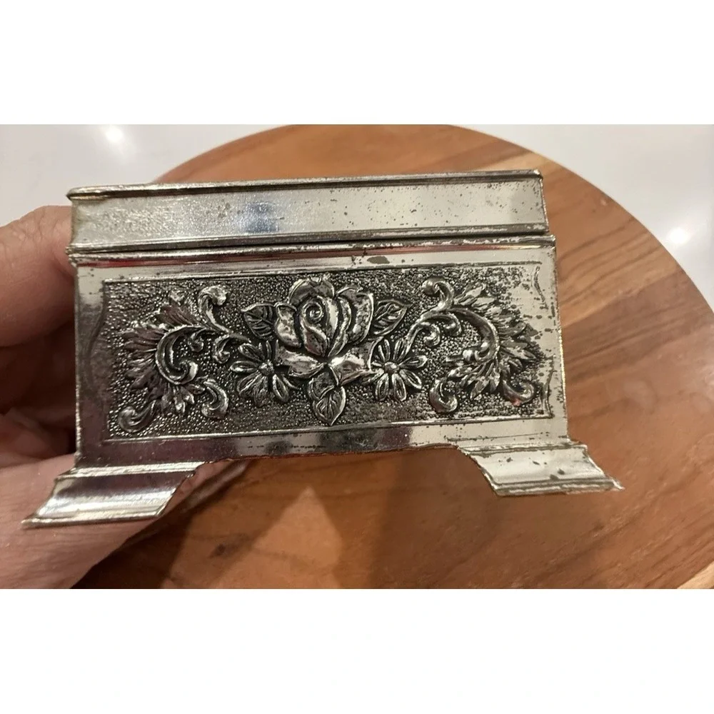 Unbranded Vtg Embossed Steam Engine Trinket/Jewelry Box Hinged & Footed 4